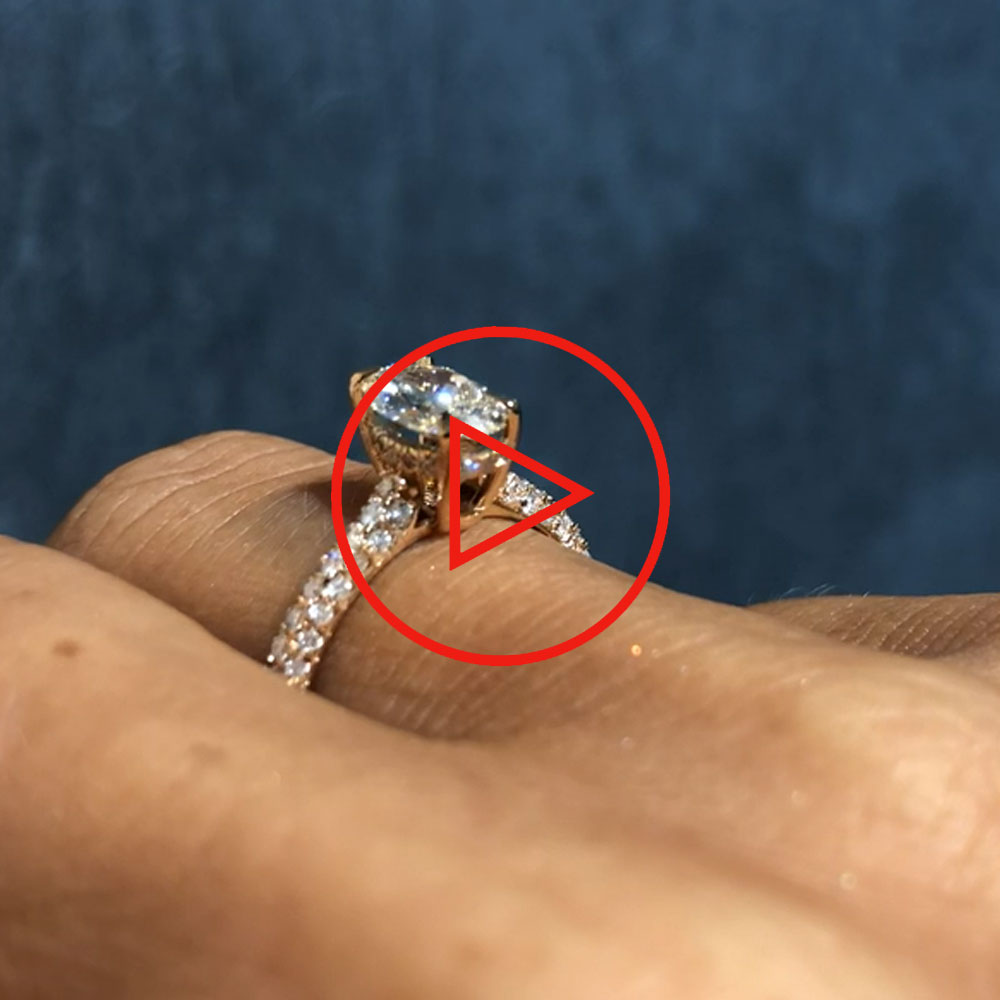 1.20 Karat Oval Kesim Tektaş Pırlanta Yüzük