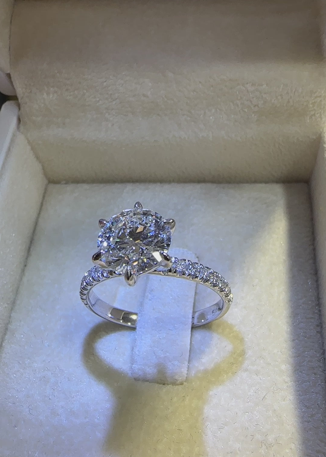 2-20-karat-yuvarlak-ex-ex-ex-kesim-hrd-sertifikali-tektas-yuzuk