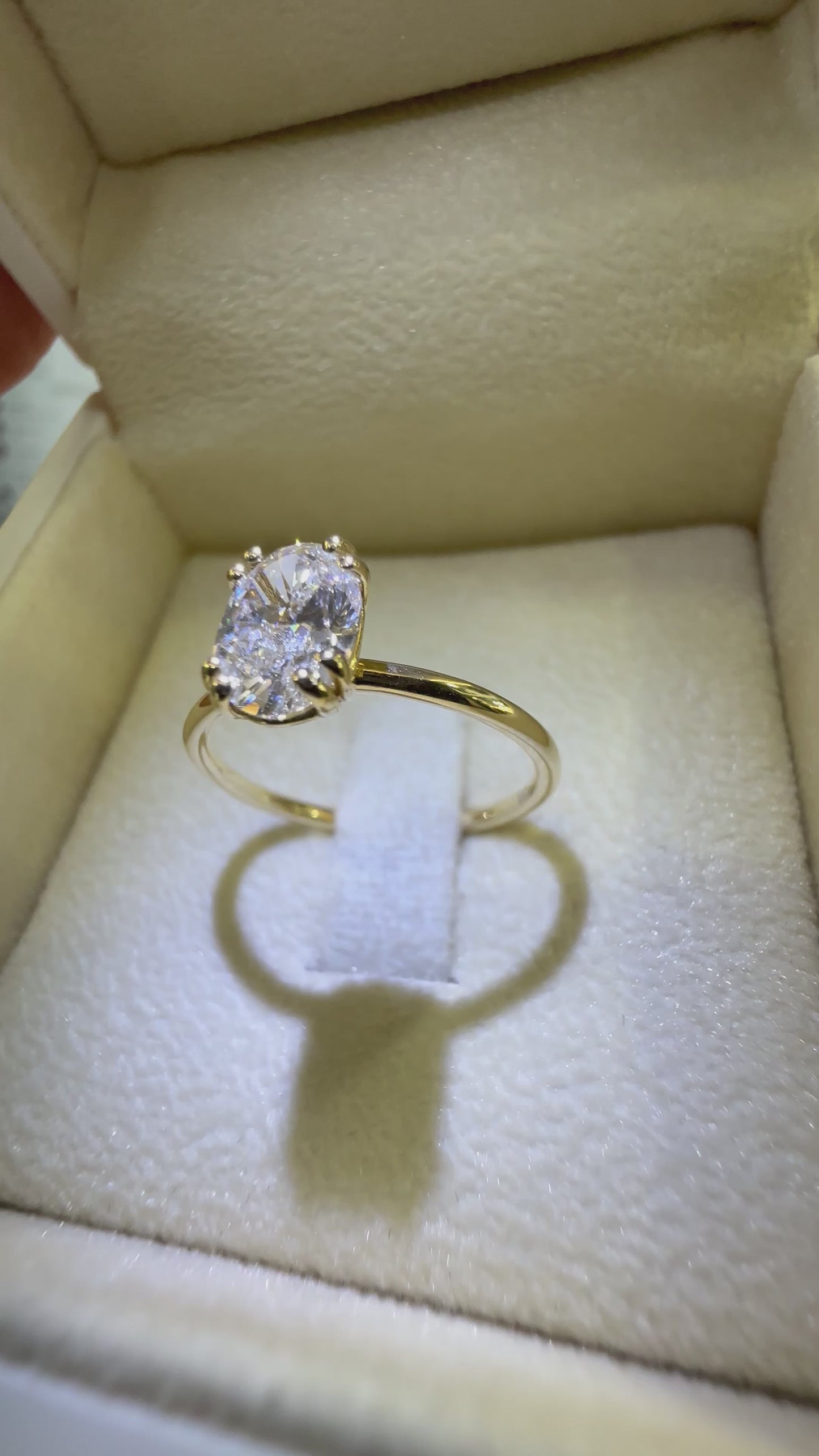 1.00 Carat Oval Cut HRD Certified Solitaire Diamond Ring - RNF0541