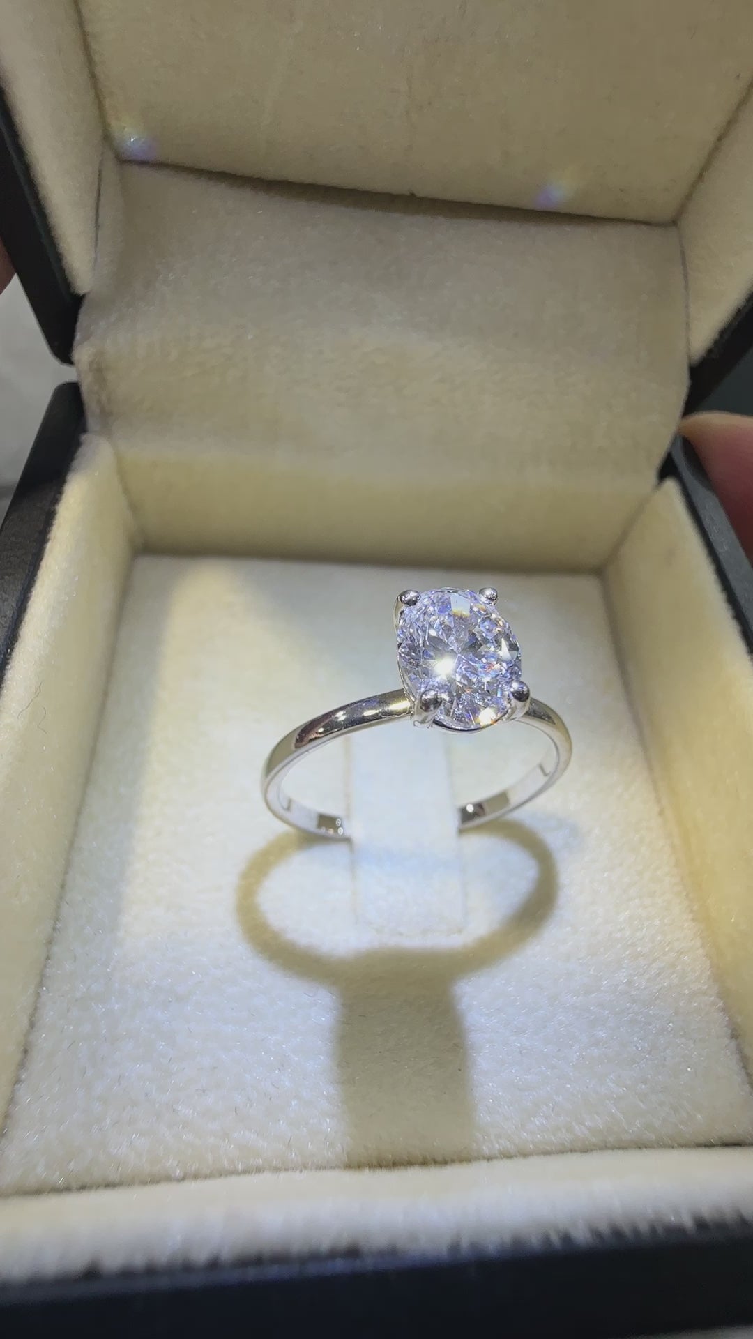 1.20 carat Oval E color Sı2 Solitaire Diamond Ring HRD certified - RNF1202