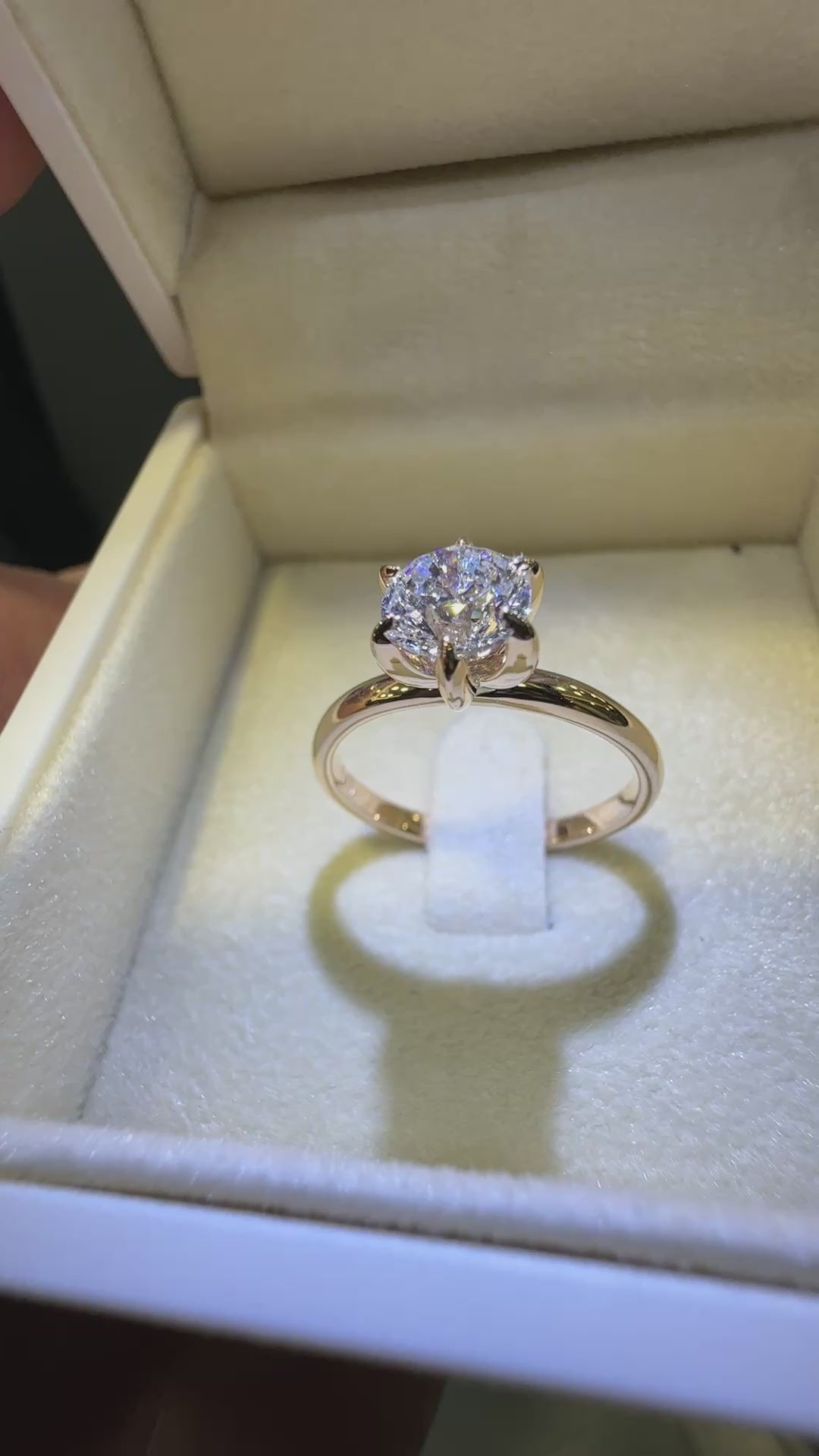 1.00 carat E color Sı2 - Hrd certified Rose Gold Diamond Solitaire Ring