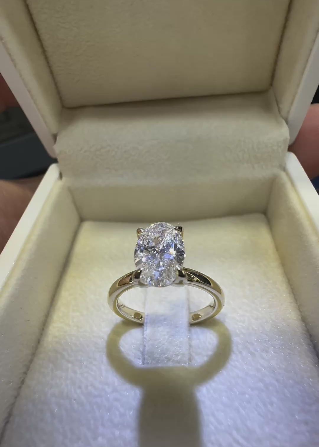 1-50-karat-oval-kesim-hrd-sertifikali-pirlanta-tektas-yuzuk-rnf01106