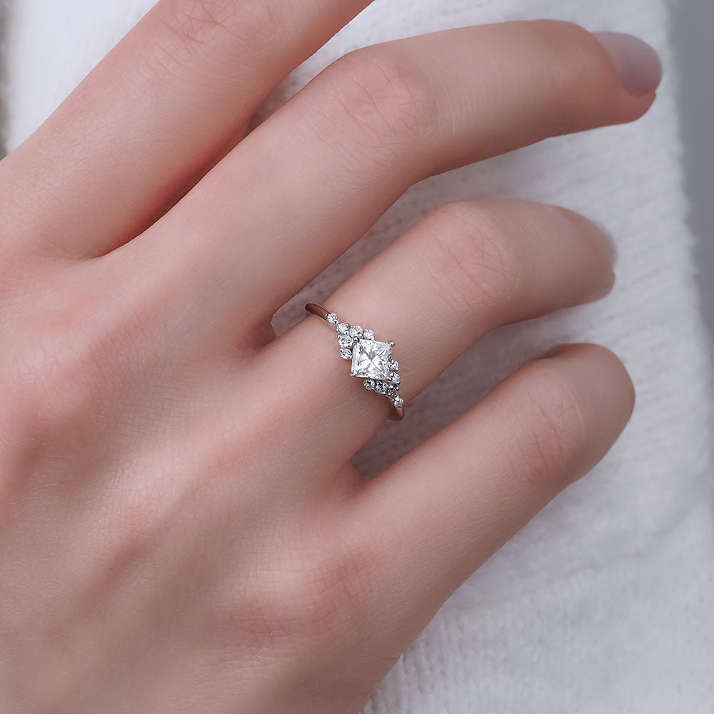 0.50 Karat Prenses Kesim & 0.10 Karat Yuvarlak Kesim Prensesin Rüyası GIA/HRD Sertifikalı Tektaş Pırlanta Yüzük - RNF0546 | Tektaş Pırlanta | Ronaff Pırlanta | Tektaş Yüzük, Pırlanta Yüzük, Kolye, Küpe