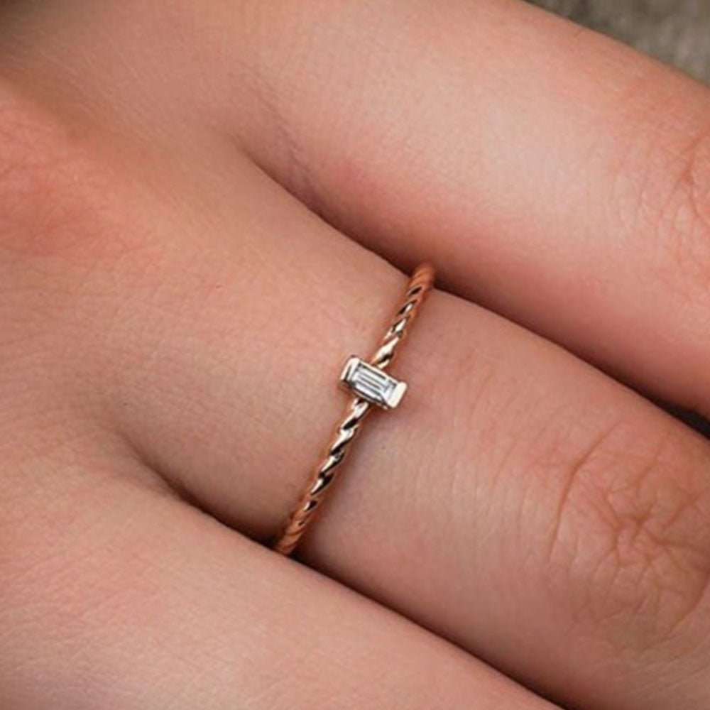 0.08 Karat Baget Pırlanta Burgu Yüzük - RNF0292 | Tektaş Pırlanta | Ronaff Pırlanta | Tektaş Yüzük, Pırlanta Yüzük, Kolye, Küpe