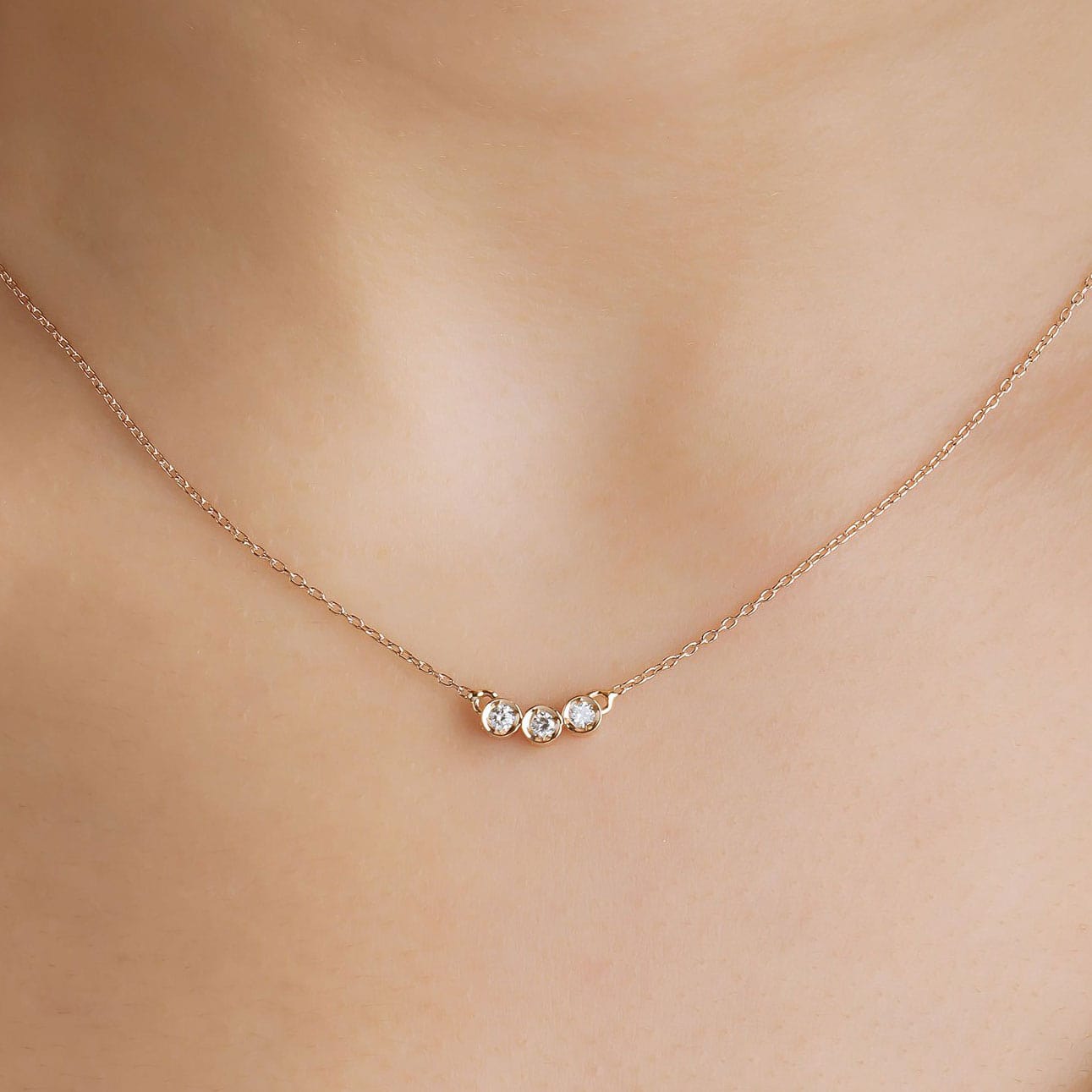 0.12 Karat Yuvarlak Kesim Tria Pırlanta Kolye - RNF0003 | Pırlanta Kolye | Ronaff Pırlanta | Tektaş Yüzük, Pırlanta Yüzük, Kolye, Küpe