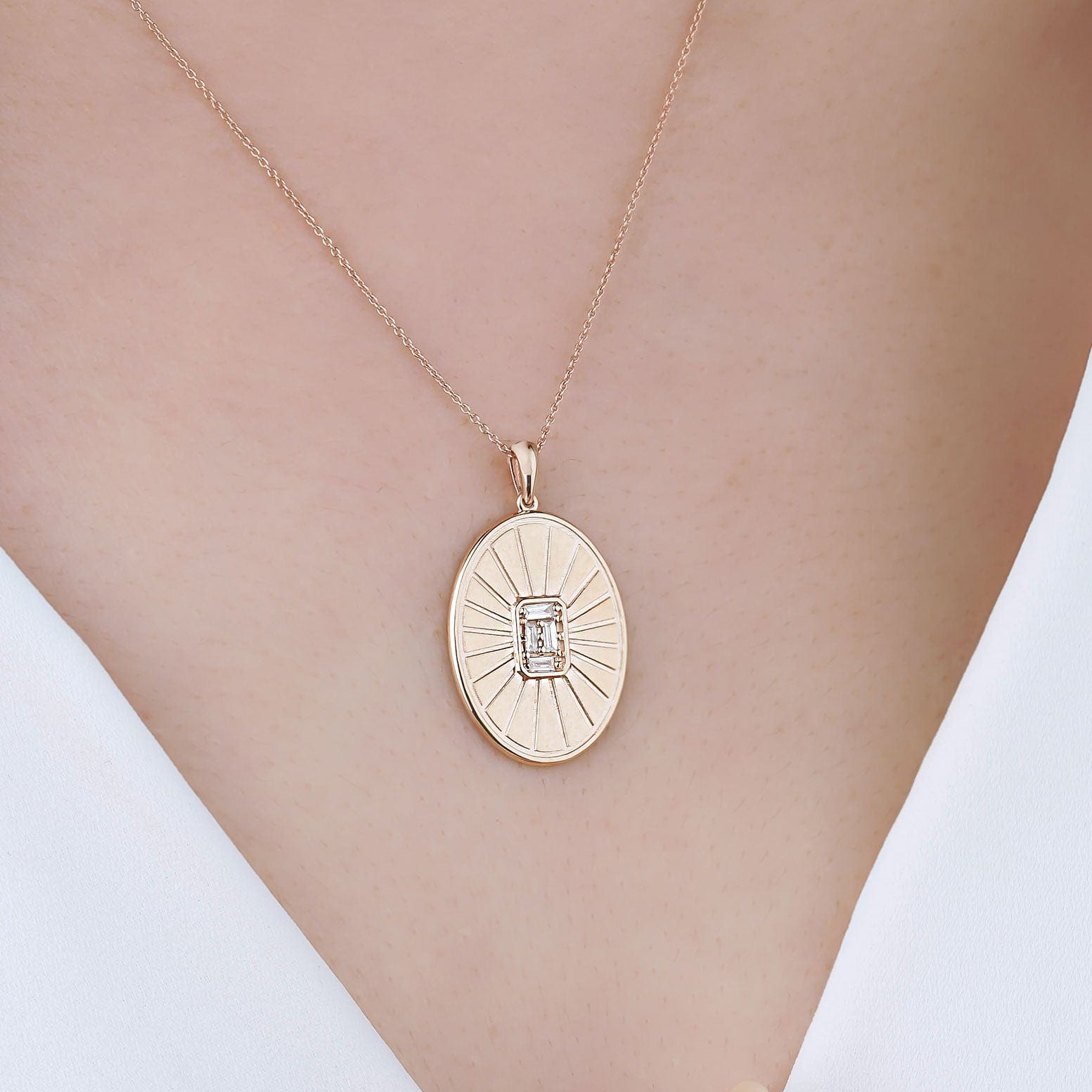 0.16 Karat Baget Pırlantalı Özel Tasarım Levha Vintage Kolye - RNF0347 | Pırlanta Kolye | Ronaff Pırlanta | Tektaş Yüzük, Pırlanta Yüzük, Kolye, Küpe