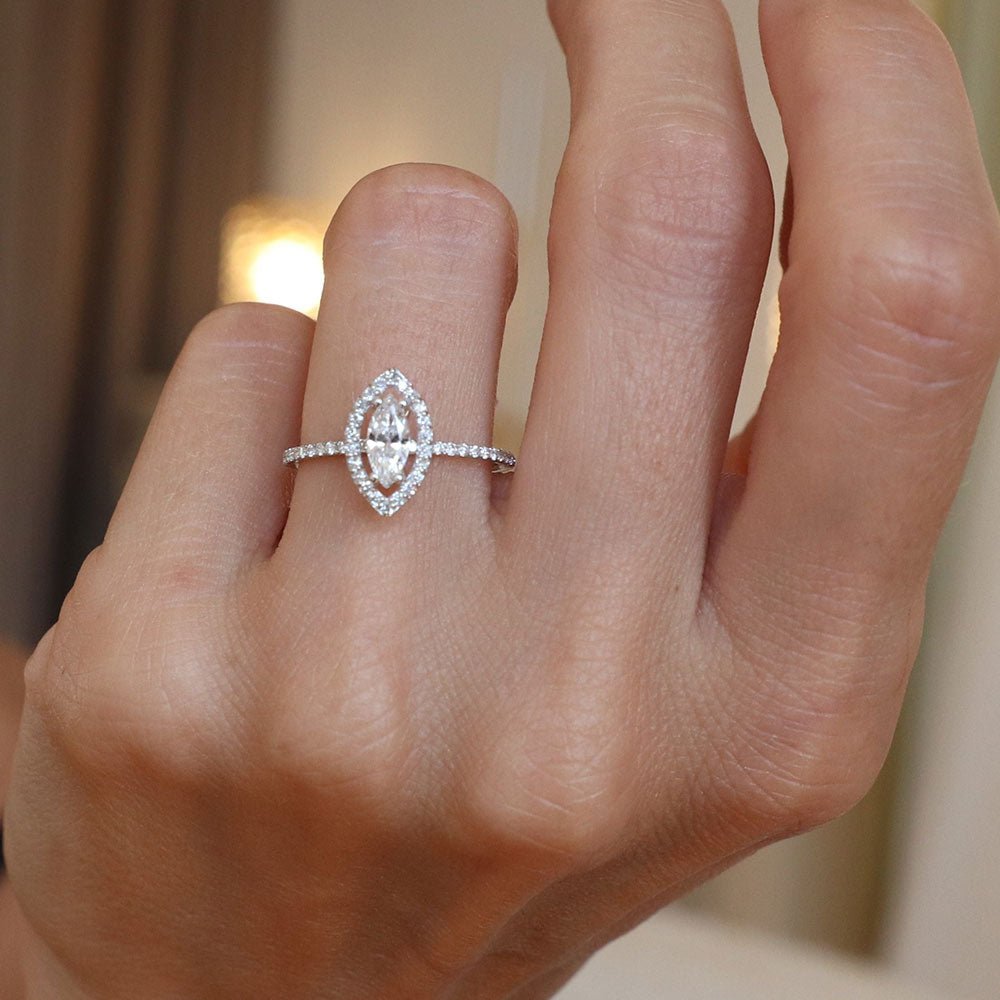 0.30 Karat Markiz Kesim & 0.26 Karat Yuvarlak Kesim HRD Sertifikalı Tektaş Pırlanta Yüzük - RNF0657 | Tektaş Pırlanta | Ronaff Pırlanta | Tektaş Yüzük, Pırlanta Yüzük, Kolye, Küpe