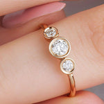 0.50 Karat Yuvarlak Kesim Tria Üçtaş Pırlanta Yüzük - RNF0046 | Tria Yüzükler | Ronaff Pırlanta | Tektaş Yüzük, Pırlanta Yüzük, Kolye, Küpe