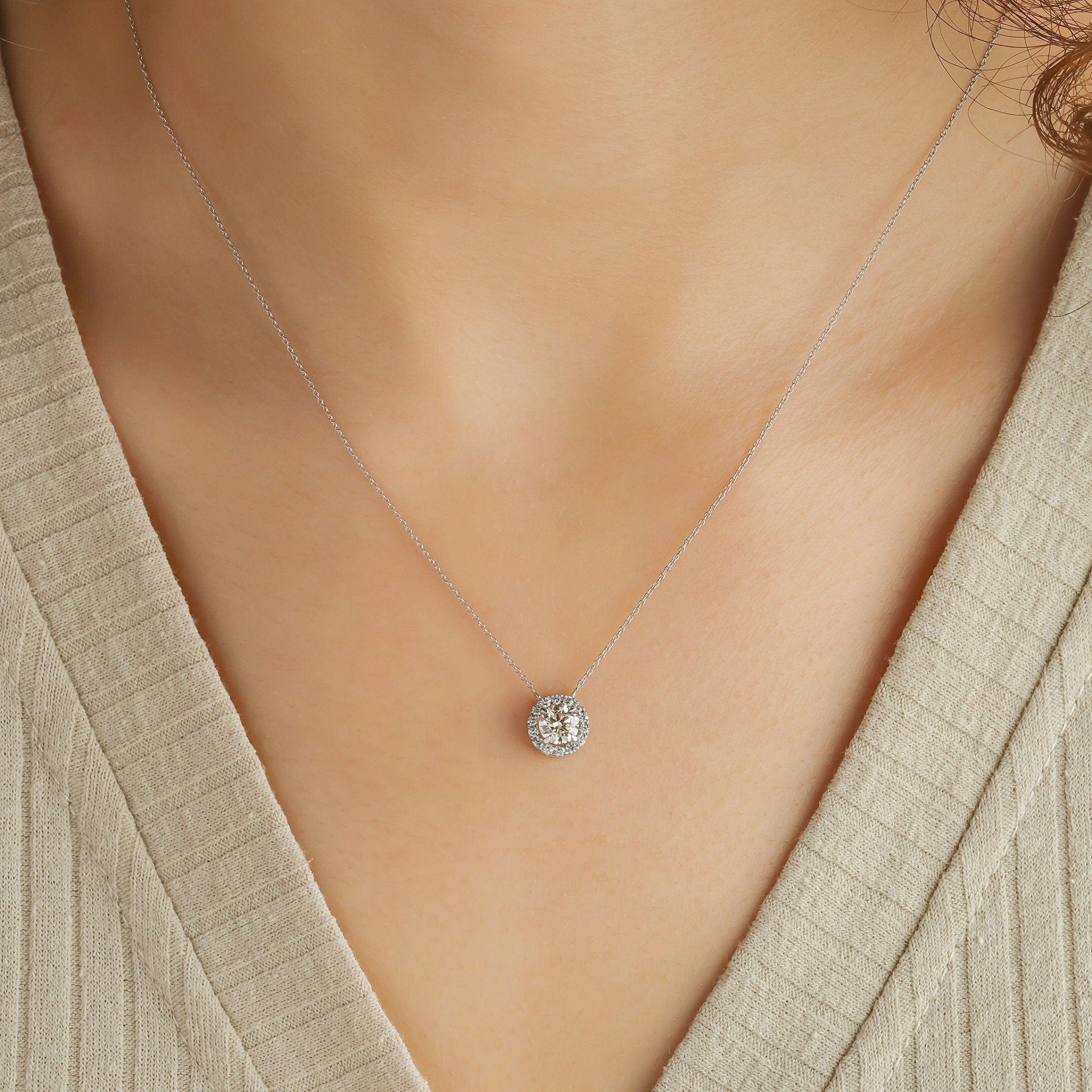 0.52 Karat Yuvarlak Kesim Tektaş Pırlanta Kolye - RNF0075 | Pırlanta Kolye | Ronaff Pırlanta | Tektaş Yüzük, Pırlanta Yüzük, Kolye, Küpe