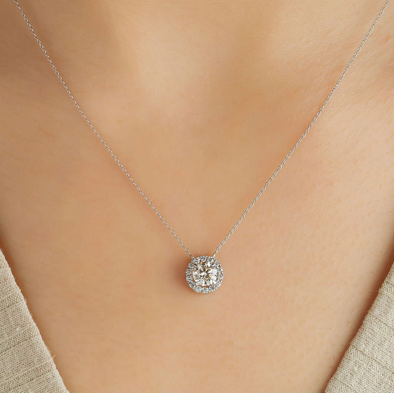 0.52 Karat Yuvarlak Kesim Tektaş Pırlanta Kolye - RNF0075 | Pırlanta Kolye | Ronaff Pırlanta | Tektaş Yüzük, Pırlanta Yüzük, Kolye, Küpe