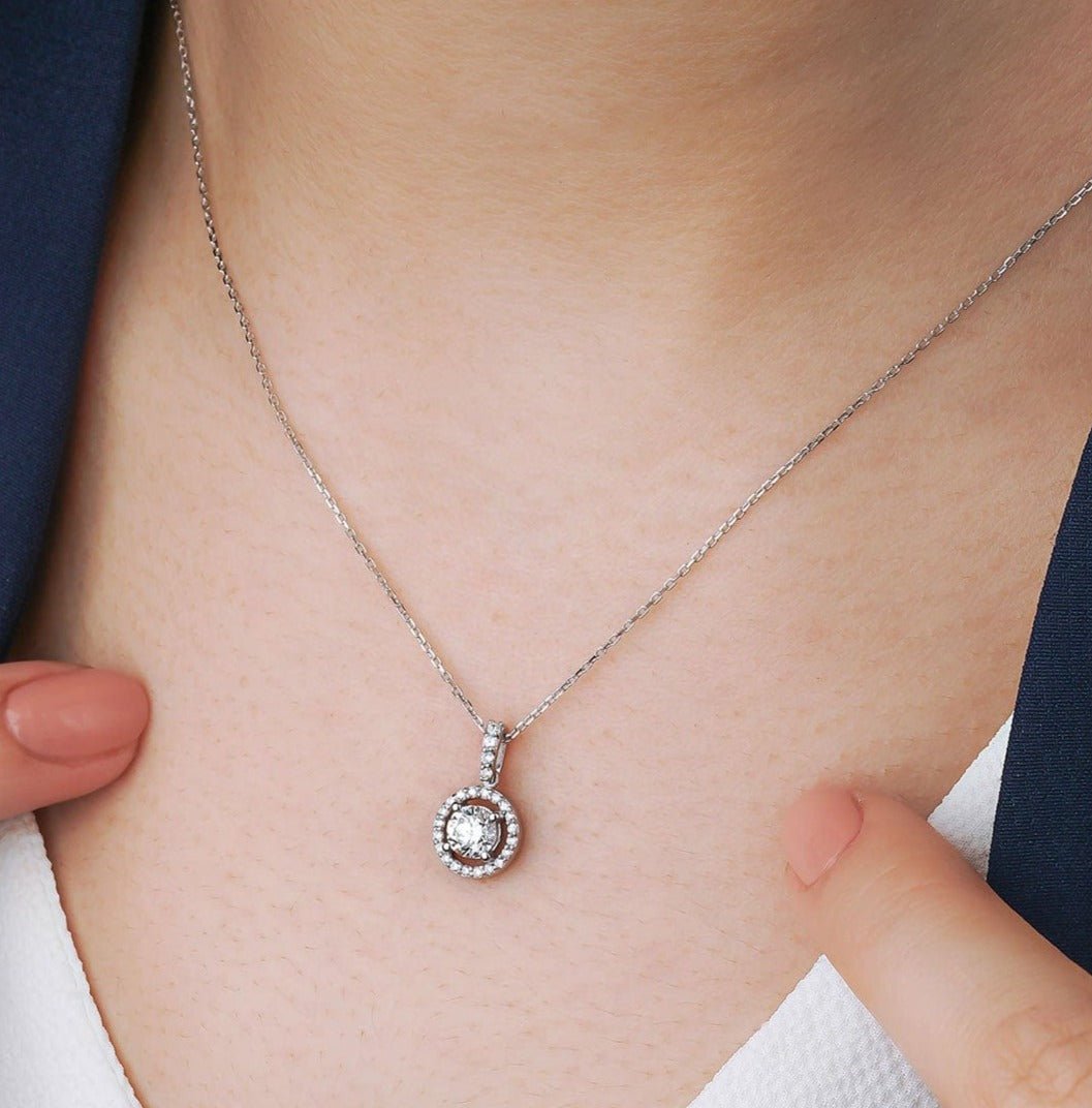 0.55 Karat Yuvarlak Kesim Tektaş Pırlanta Kolye - RNF0079 | Pırlanta Kolye | Ronaff Pırlanta | Tektaş Yüzük, Pırlanta Yüzük, Kolye, Küpe