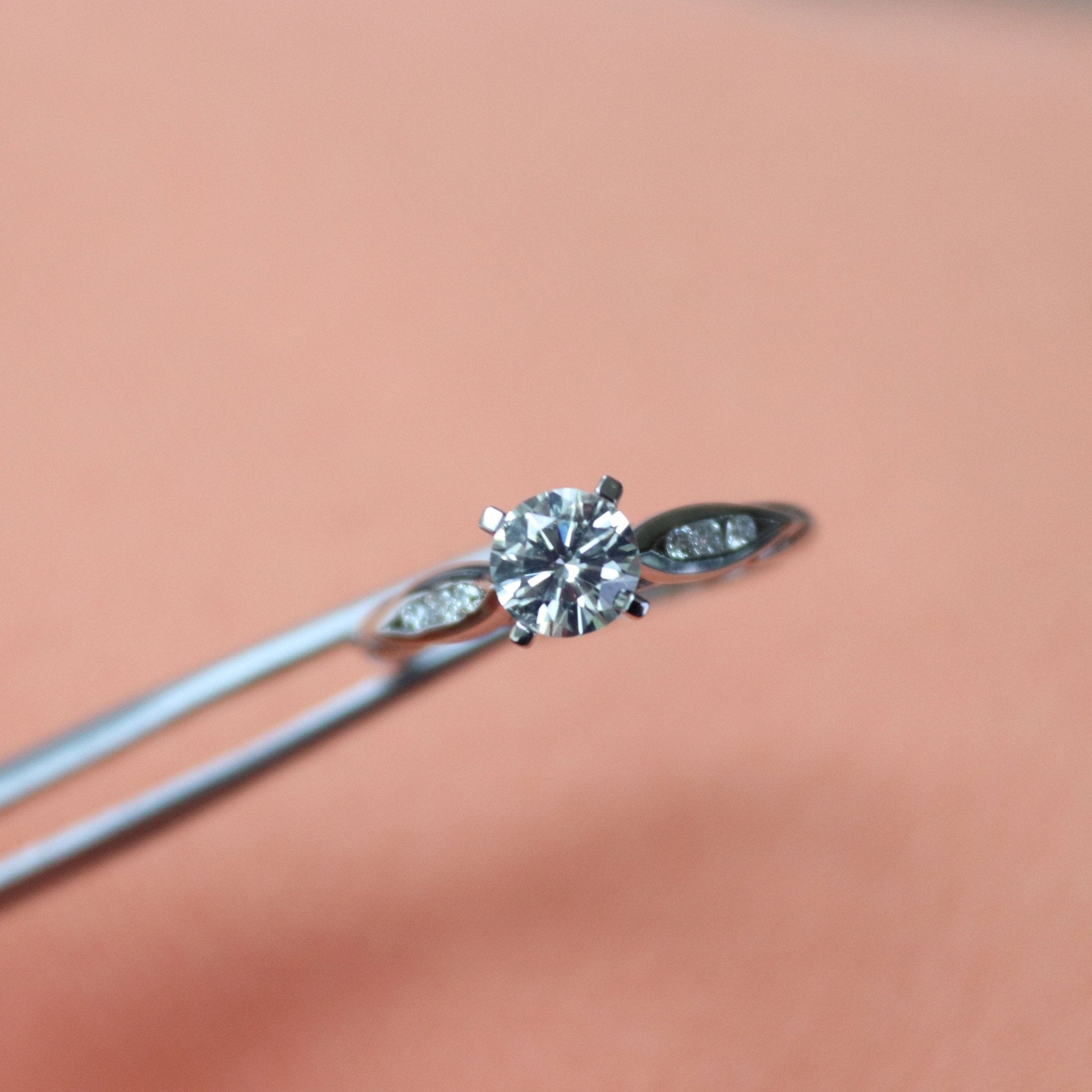 0.56 Karat Yuvarlak Kesim GIA/HRD Sertifikalı Pırlanta Tektaş Yüzük - RNF0336 | Tektaş Pırlanta | Ronaff Pırlanta | Tektaş Yüzük, Pırlanta Yüzük, Kolye, Küpe