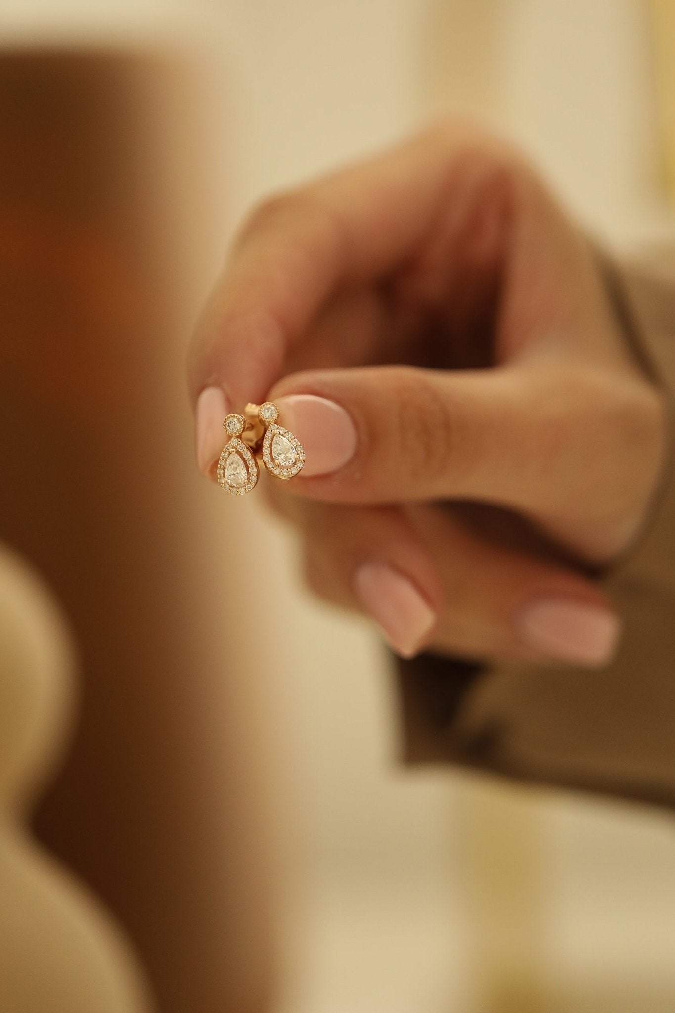 0.40 Karat Damla & 0.20 Karat Yuvarlak Kesim Pırlanta Küpe - RNF0678 | Pırlanta Küpe | Ronaff Pırlanta | Tektaş Yüzük, Pırlanta Yüzük, Kolye, Küpe