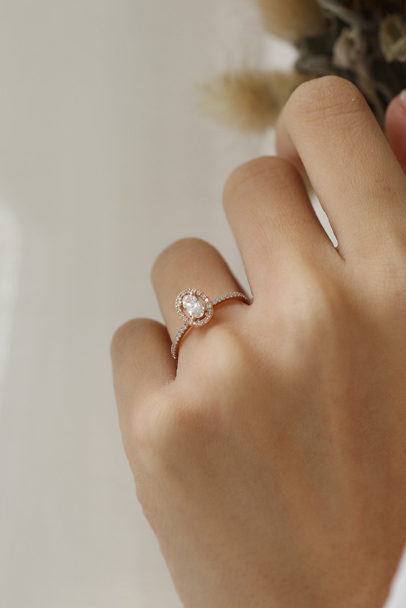 0.62 Karat Oval Kesim Halo Pırlanta Yüzük - RNF0647 | Tektaş Pırlanta | Ronaff Pırlanta | Tektaş Yüzük, Pırlanta Yüzük, Kolye, Küpe