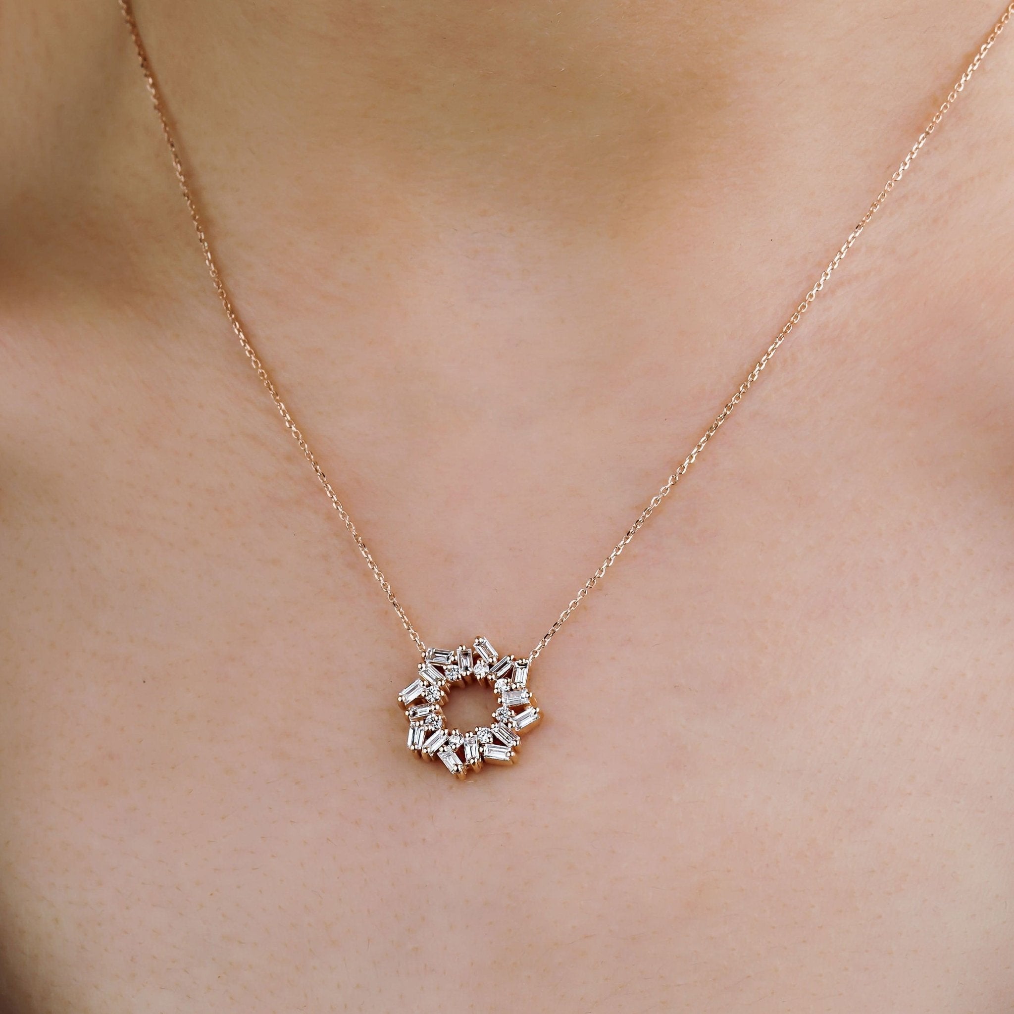 0.80 Karat Baget Pırlantalı Tasarım Kolye - RNF0378 | Pırlanta Kolye | Ronaff Pırlanta | Tektaş Yüzük, Pırlanta Yüzük, Kolye, Küpe