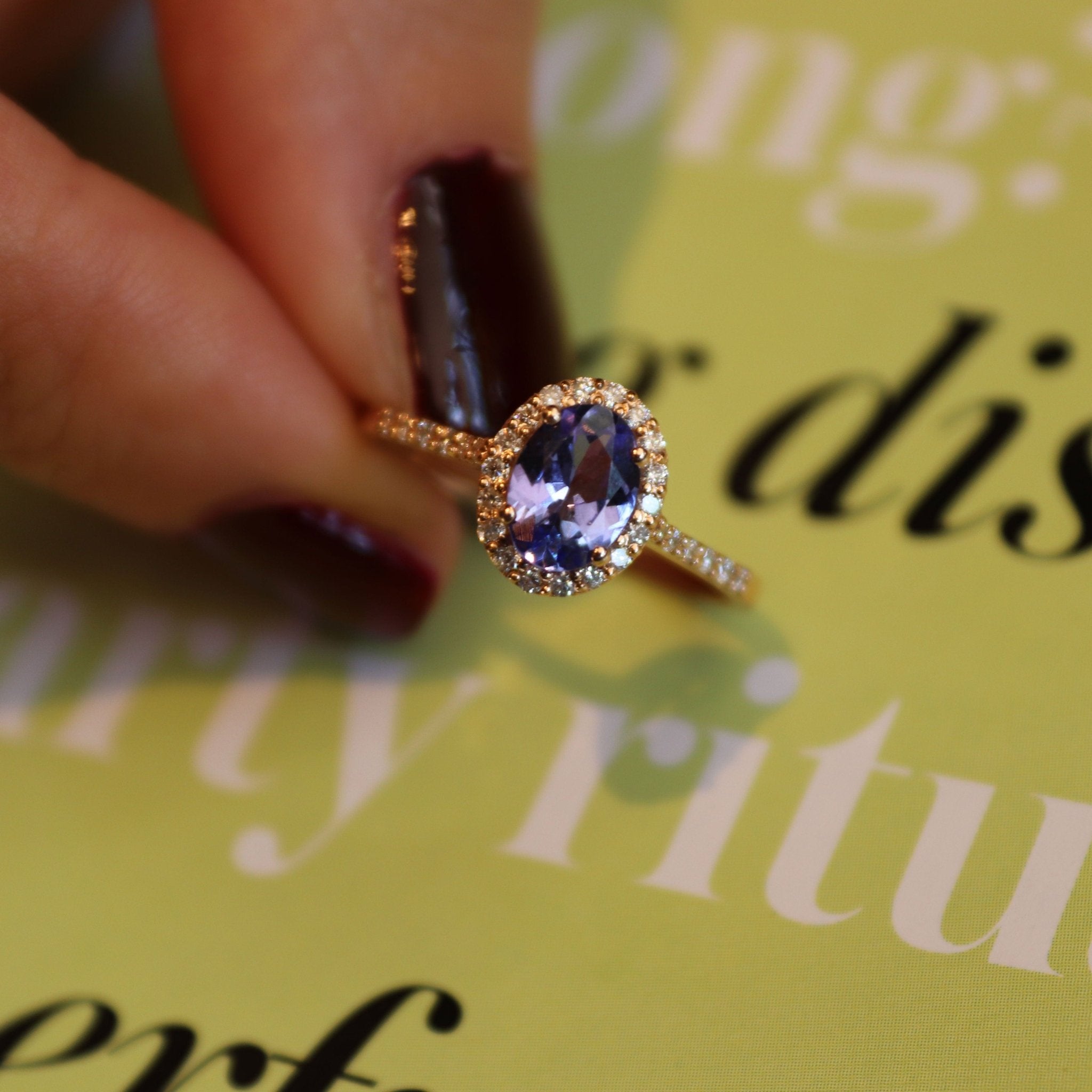 1.20 Karat Oval Tanzanit Pırlanta Yüzük - RNF0342 | Renkli Taşlı Yüzükler | Ronaff Pırlanta | Tektaş Yüzük, Pırlanta Yüzük, Kolye, Küpe