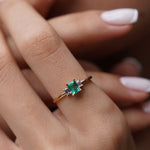 1.28 Karat Emerald Kesim Zümrüt & 0.40 Karat Baget Kesim Pırlantalı Tektaş Yüzük - RNF0118 | Renkli Taşlı Yüzükler | Ronaff Pırlanta | Tektaş Yüzük, Pırlanta Yüzük, Kolye, Küpe