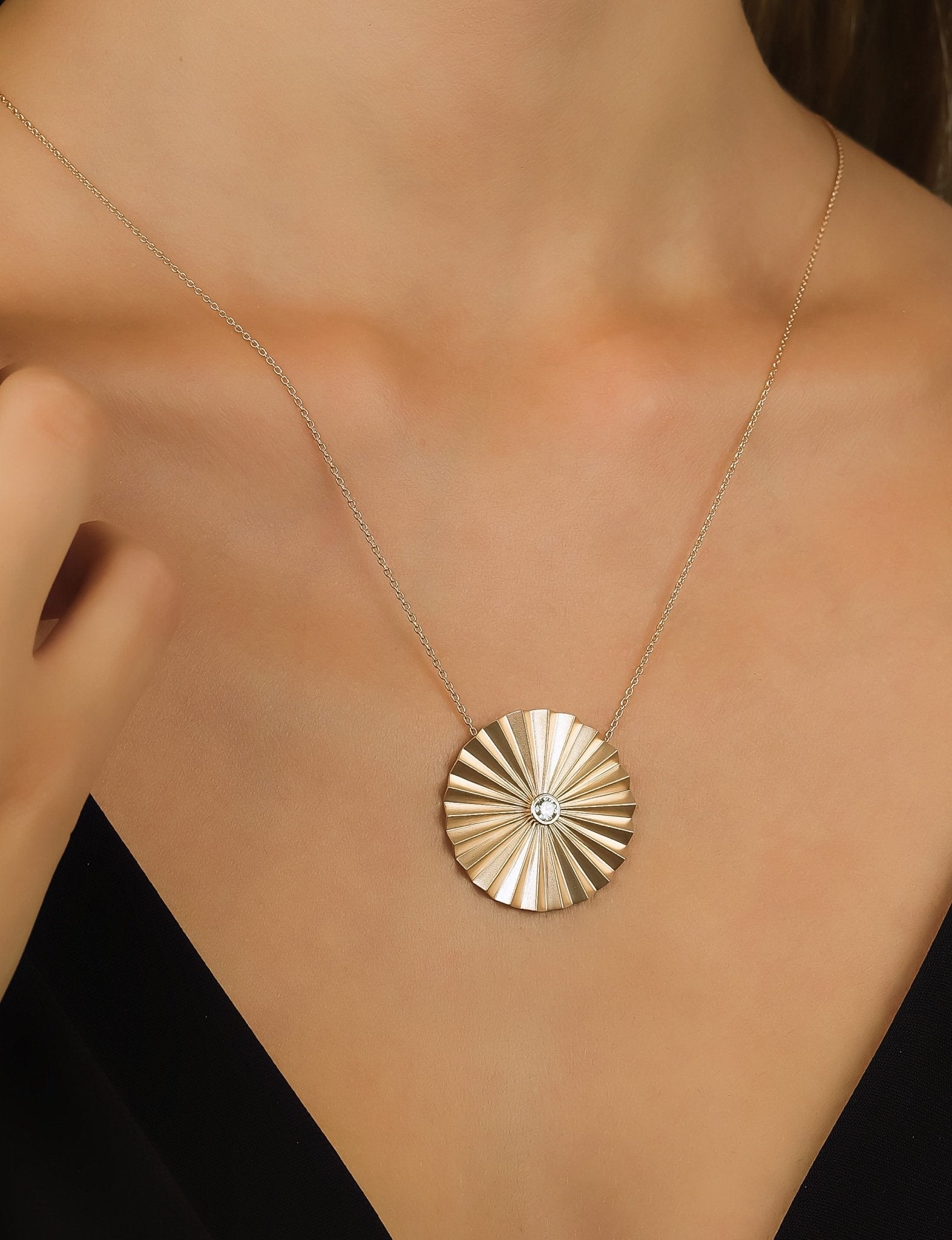 0.17 Karat Pırlantalı Sun Kolye - RNF0738 | Pırlanta Kolye | Ronaff Pırlanta | Tektaş Yüzük, Pırlanta Yüzük, Kolye, Küpe