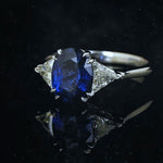 2.48 Karat Oval Kesim Safir & 0.25x2 Triangle Kesim Pırlantalı Tasarım Unique Yüzük - RNF0725 | safir yüzükler | Ronaff Pırlanta | Tektaş Yüzük, Pırlanta Yüzük, Kolye, Küpe