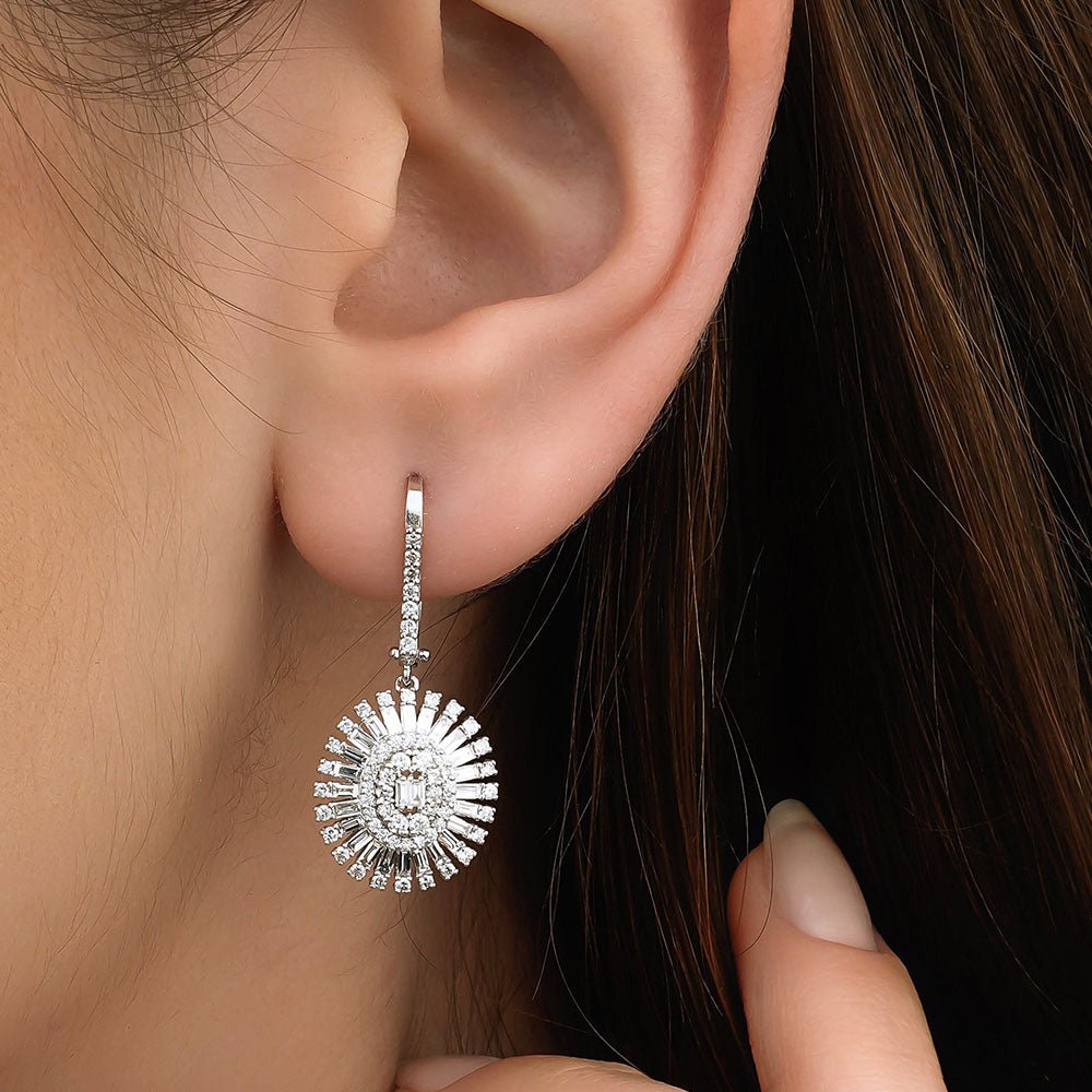 2.28 Karat Baget Pırlanta Sallantılı Küpe - RNF0662 | Pırlanta Küpe | Ronaff Pırlanta | Tektaş Yüzük, Pırlanta Yüzük, Kolye, Küpe