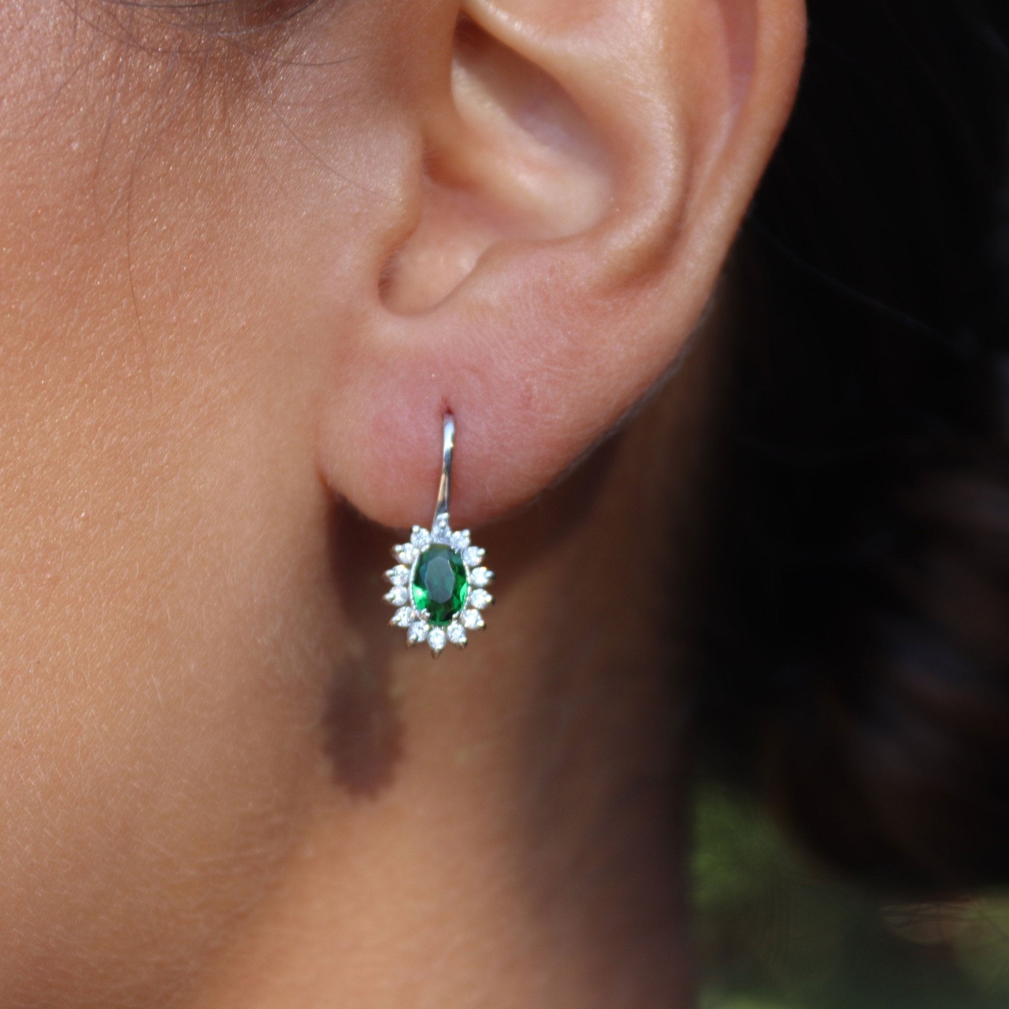 2.40 Karat Oval Kesim Zümrüt Pırlantalı Küpe - RNF0384 | Renkli Taşlı Küpe | Ronaff Pırlanta | Tektaş Yüzük, Pırlanta Yüzük, Kolye, Küpe