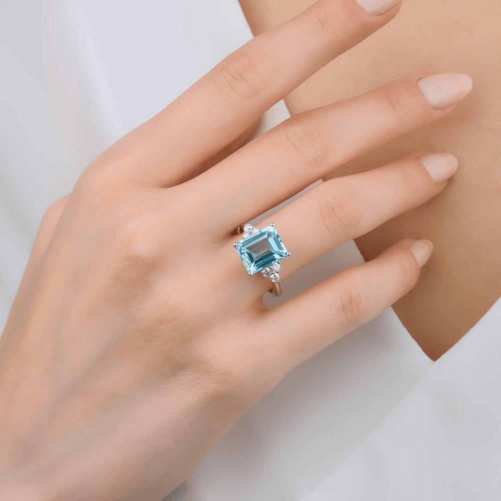 
                      
                        5.44 Karat Emerald Kesim Aquamarine Pırlantalı Yüzük - RNF0645 | Ronaff Pırlanta | Tektaş Yüzük, Pırlanta Yüzük, Kolye, Küpe
                      
                    