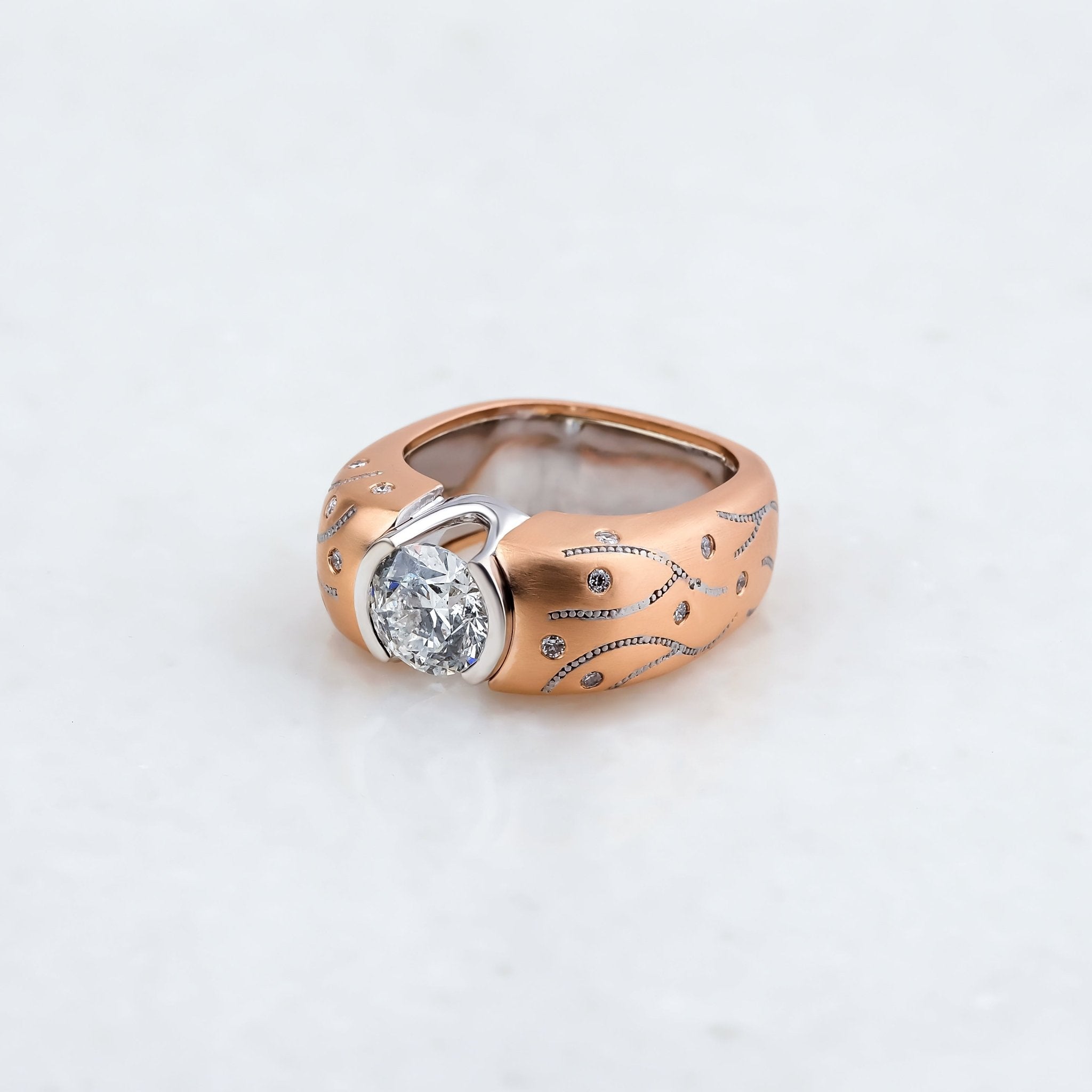 1.50 Karat Merkez Yuvarlak & 0.20 Karat Kenar Pırlantalı GIA/HRD Sertifikalı Unique Tasarım Tektaş Yüzük - RNF0819 | Pırlanta Yüzük | Ronaff Pırlanta | Tektaş Yüzük, Pırlanta Yüzük, Kolye, Küpe