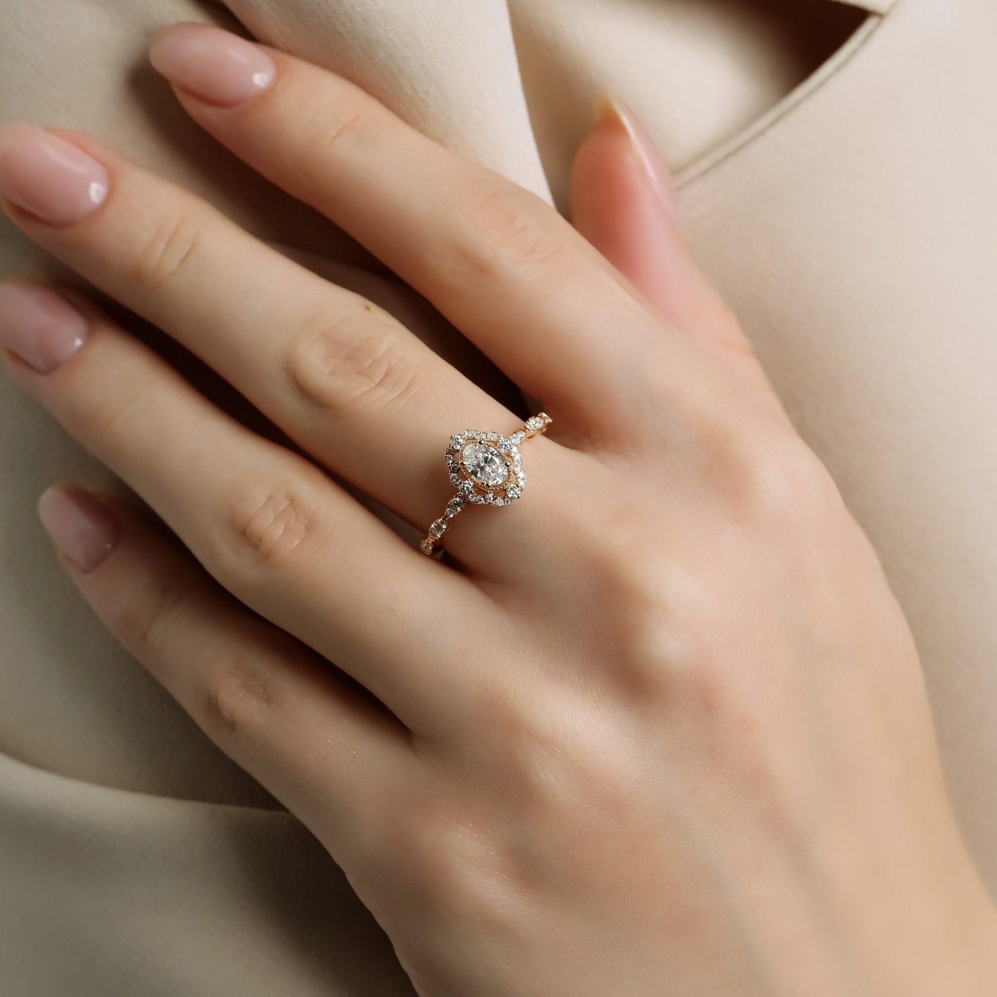 0.40 Karat Merkez Oval & 0.18 Karat Kenar Pırlantalı HRD Sertifikalı Tasarım Tektaş Yüzük - RNF0832 | Pırlanta Yüzük | Ronaff Pırlanta | Tektaş Yüzük, Pırlanta Yüzük, Kolye, Küpe