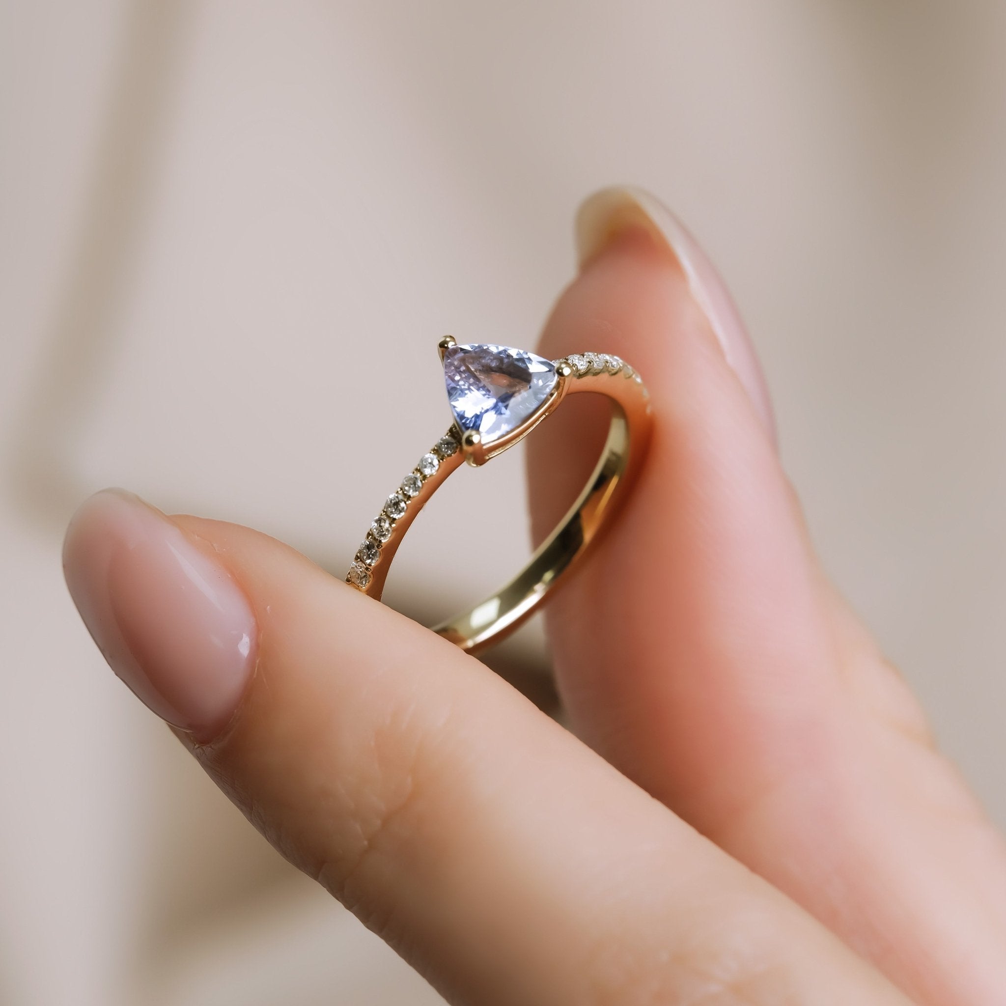 2.01 Karat Tanzanit & 0.14 Karat Pırlantalı Tasarım Yüzük - RNF0835 | Renkli Taşlı Yüzükler | Ronaff Pırlanta | Tektaş Yüzük, Pırlanta Yüzük, Kolye, Küpe