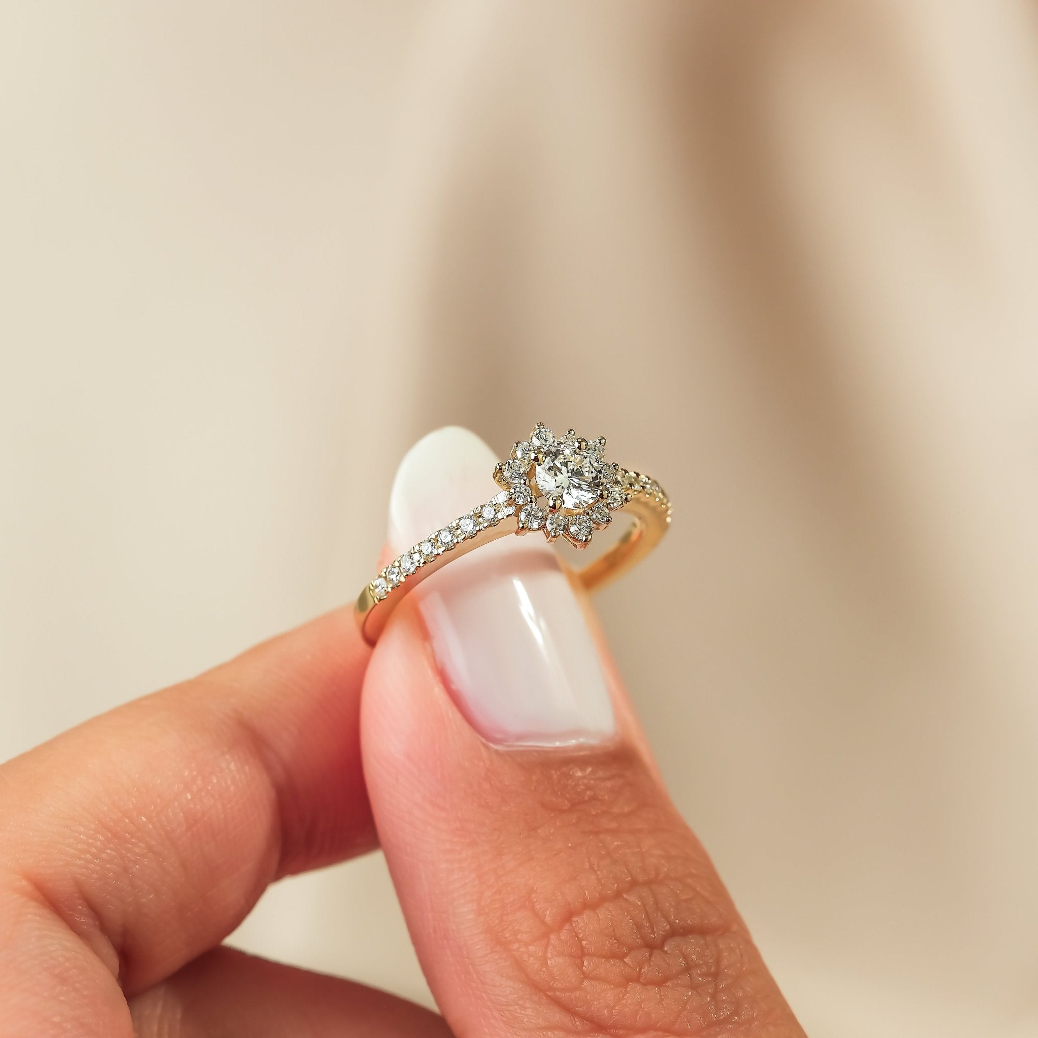 0.25 Karat Merkez & 0.23 Karat Kenar Kar Tanesi Lotus Tektaş Pırlanta Yüzük - RNF0881 | Pırlanta Yüzük | Ronaff Pırlanta | Tektaş Yüzük, Pırlanta Yüzük, Kolye, Küpe