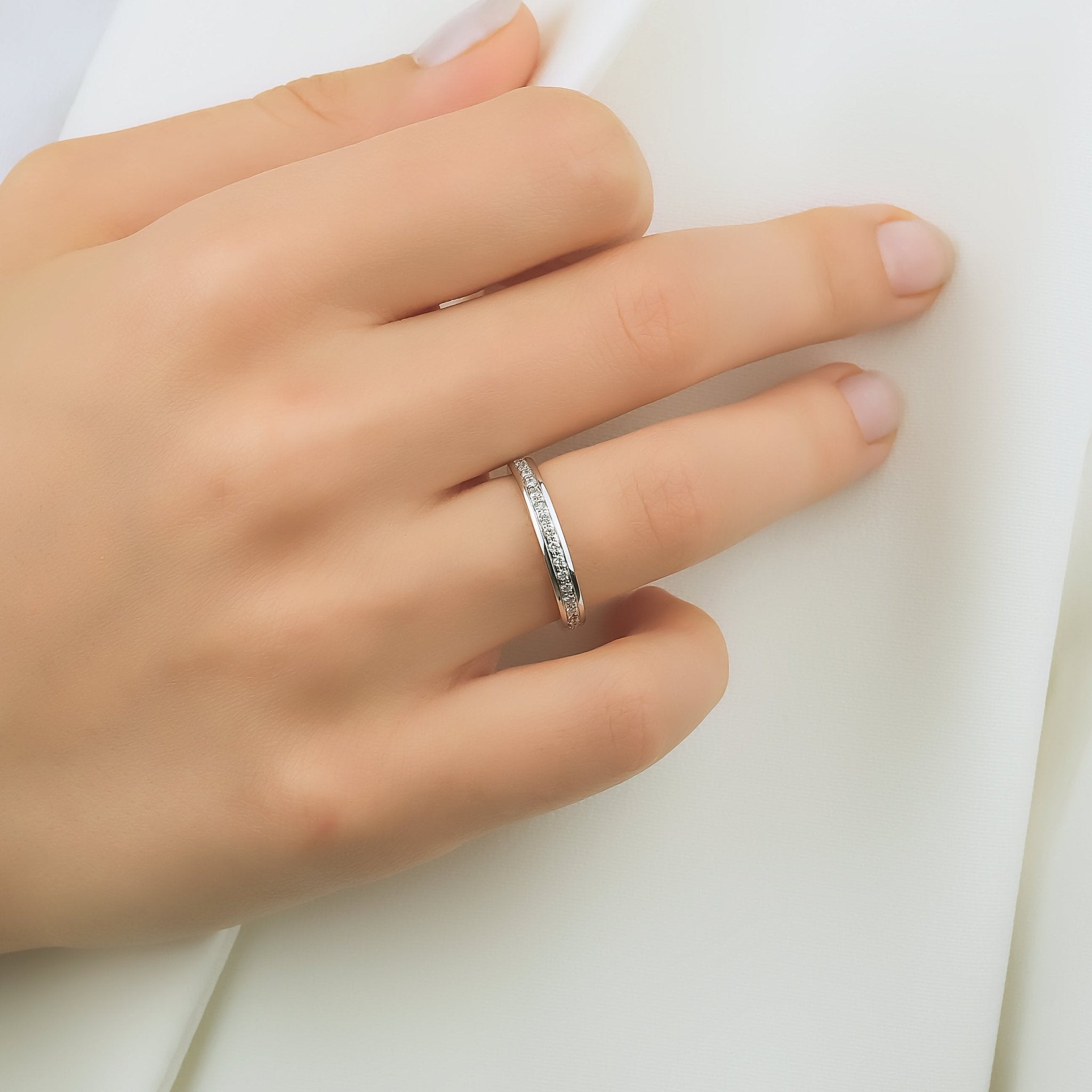 3 mm Pırlantalı Beyaz Altın Tek Bombeli Alyans - RNF0574 | Alyans | Ronaff Pırlanta | Tektaş Yüzük, Pırlanta Yüzük, Kolye, Küpe