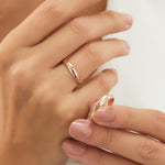 0.08 Karat Yuvarlak Kesim Pırlanta Kutup Yıldızı Desenli Bombeli Alyans - RNF0873 | Tasarım Alyans | Ronaff Pırlanta | Tektaş Yüzük, Pırlanta Yüzük, Kolye, Küpe