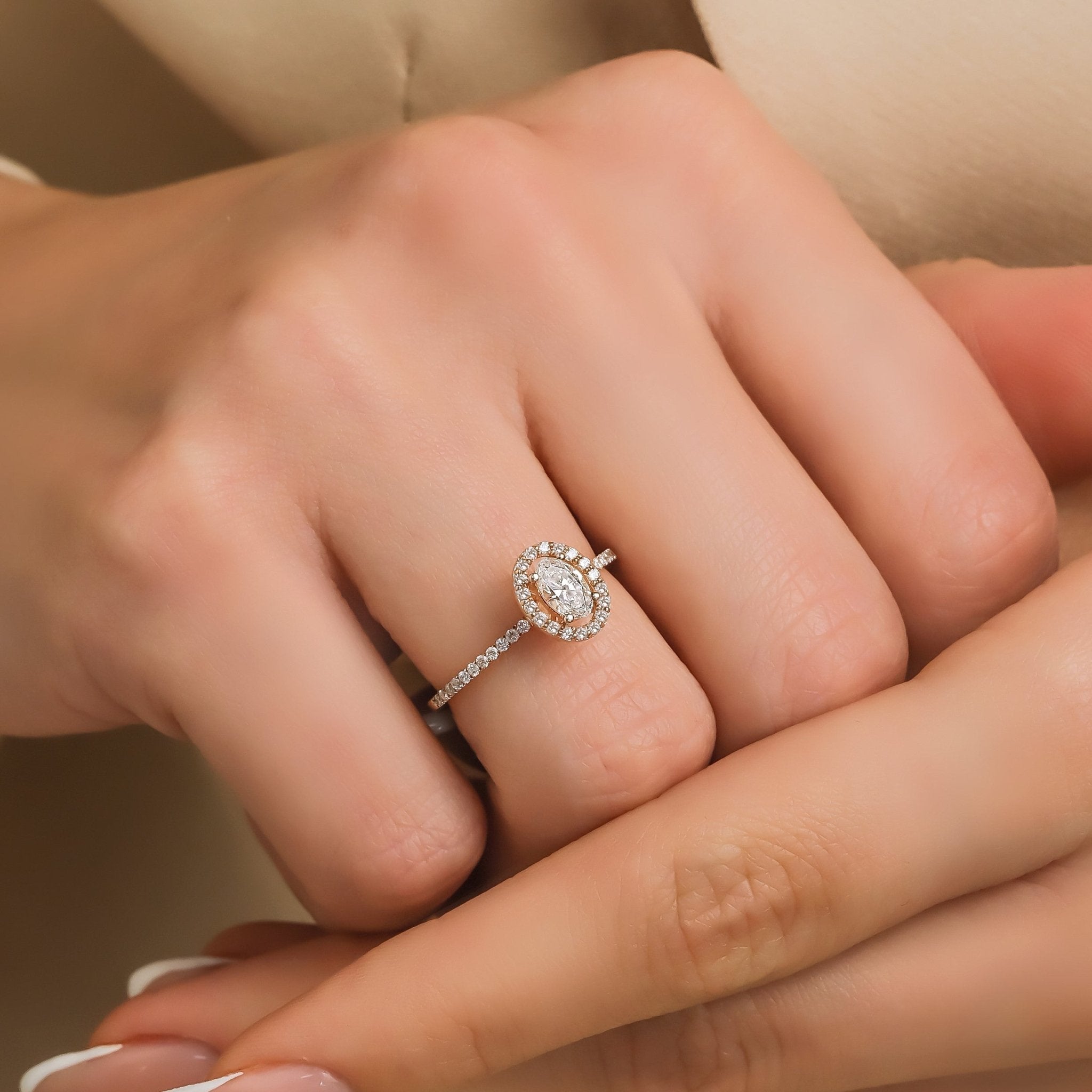 0.40 Karat Oval Merkez & 0.16 Karat Kenar Pırlanta Teklif Yüzüğü - RNF0847 | Pırlanta Yüzük | Ronaff Pırlanta | Tektaş Yüzük, Pırlanta Yüzük, Kolye, Küpe