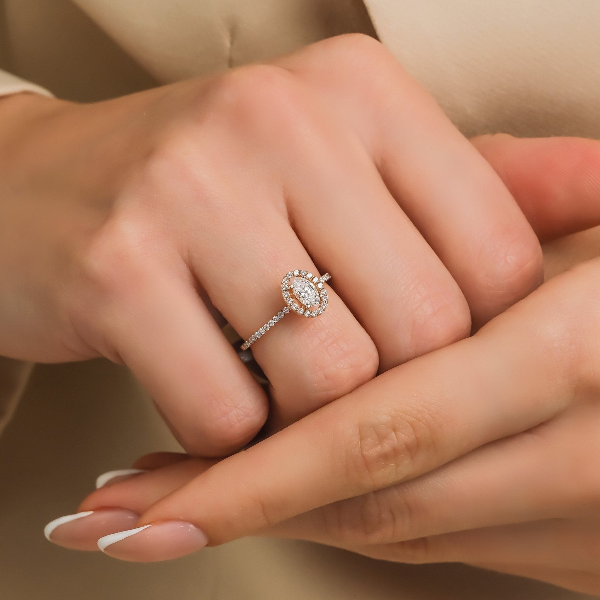 0.62 Karat Oval Kesim Halo Pırlanta Yüzük - RNF0647 | Tektaş Pırlanta | Ronaff Pırlanta | Tektaş Yüzük, Pırlanta Yüzük, Kolye, Küpe