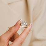 1.50 Karat Oval Merkez & 0.60 Karat Oval Yan & 0.40 Karat Yuvarlak Kenar Pırlanta Tektaş Yüzük - RNF0869 | Tektaş Pırlanta | Ronaff Pırlanta | Tektaş Yüzük, Pırlanta Yüzük, Kolye, Küpe