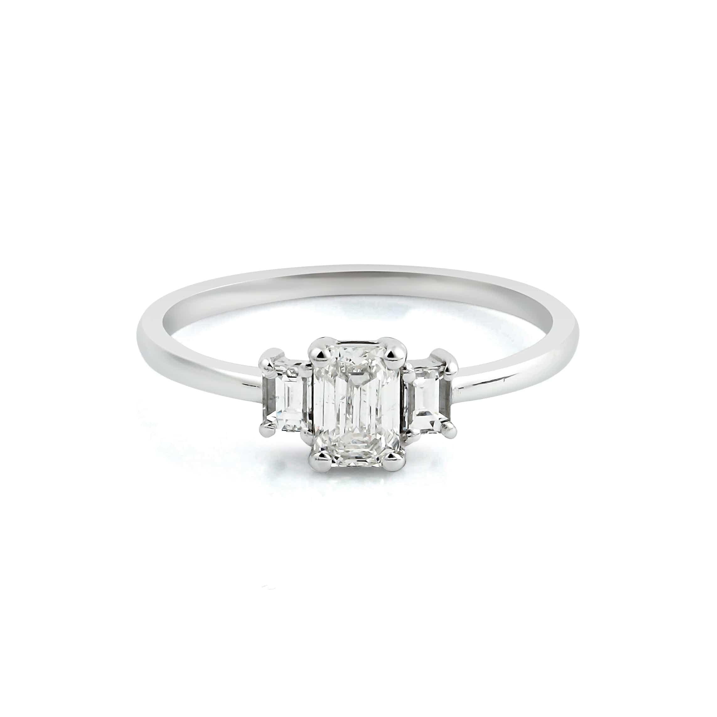 0.40 Karat Emerald Kesim Tektaş & 0.10 Karat x2 Baget Kesim Üçtaş Tria HRD Pırlanta Yüzük - RNF0111 | Tektaş Pırlanta | Ronaff Pırlanta | Tektaş Yüzük, Pırlanta Yüzük, Kolye, Küpe