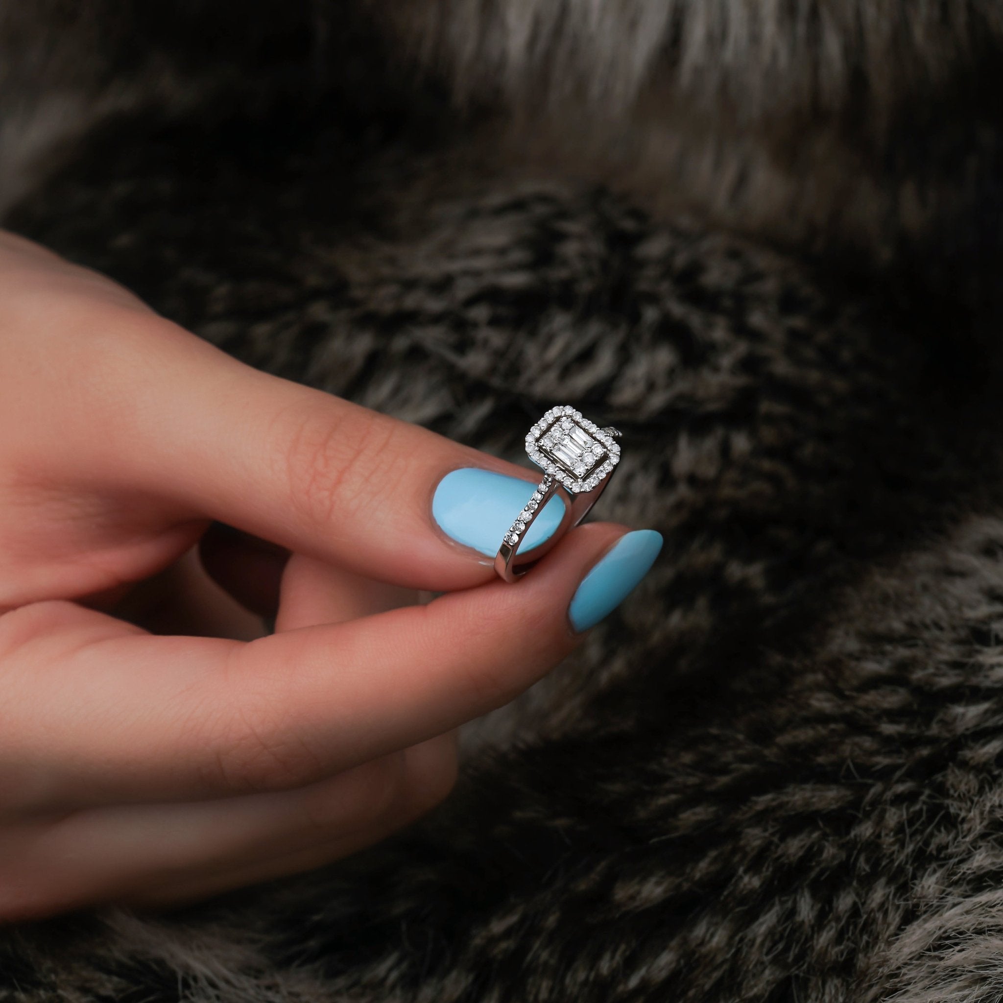 0.38 Karat Yuvarlak Kesim & 0.12 Karat Baget Kesim Pırlanta Tektaş Yüzük - RNF0751 | Pırlanta Yüzük | Ronaff Pırlanta | Tektaş Yüzük, Pırlanta Yüzük, Kolye, Küpe